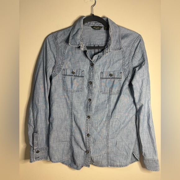 Eddie Bauer Light Blue  Denim Casual Button Down Shirt with button pockets  sz M - Picture 1 of 5